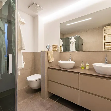 Heritage View Olia *